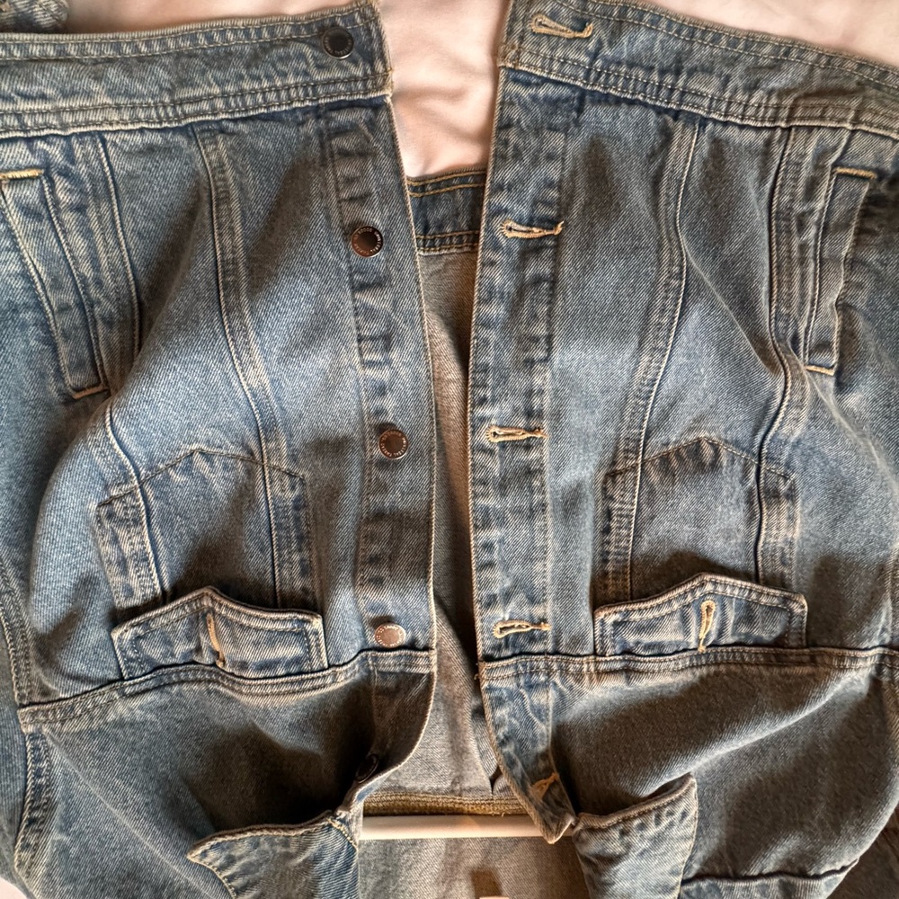 Universal Thread Pre Owned Jean Jacket - image 3